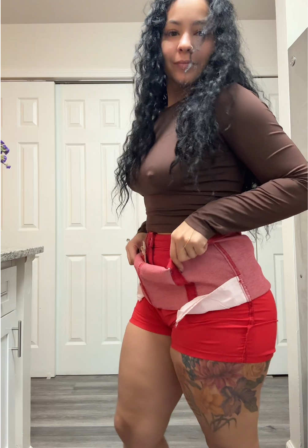 TikTok post by @kiikii_0 for Genleck. Caption reads: @Genleck ♥️💋.