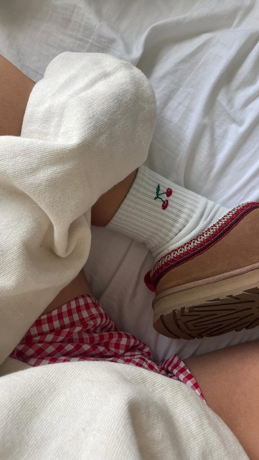 Instagram post by @livinwithiz for Plant People. Caption reads: a good morning starts with @plantpeople 

taking....