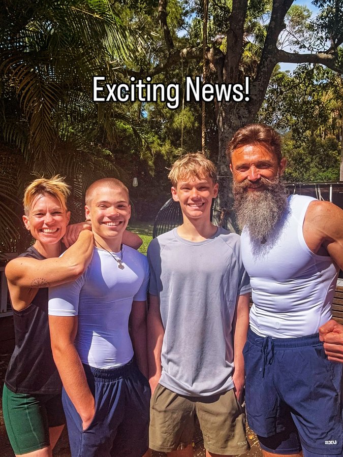 Instagram post by @fam_hiit_squad for 2XU. Caption reads: Get 20% off @2xu clothing and compression gear!....