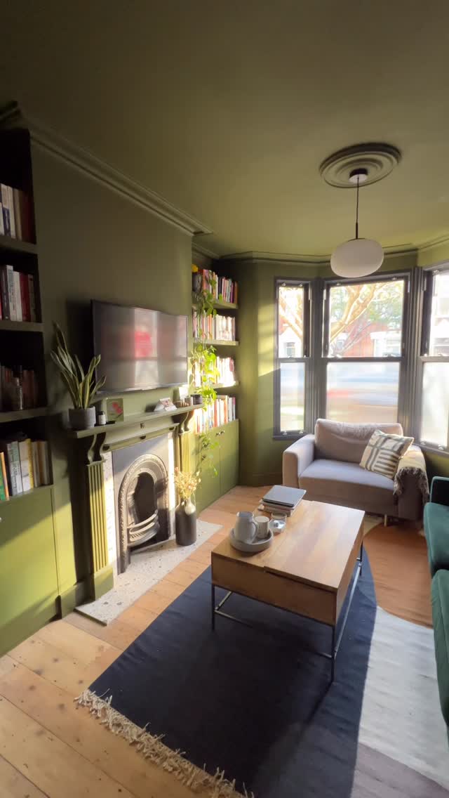 Instagram post by @theboywhobakes for Dowsing & Reynolds. Caption reads: AD (gifted) even though the reno is STILL not....