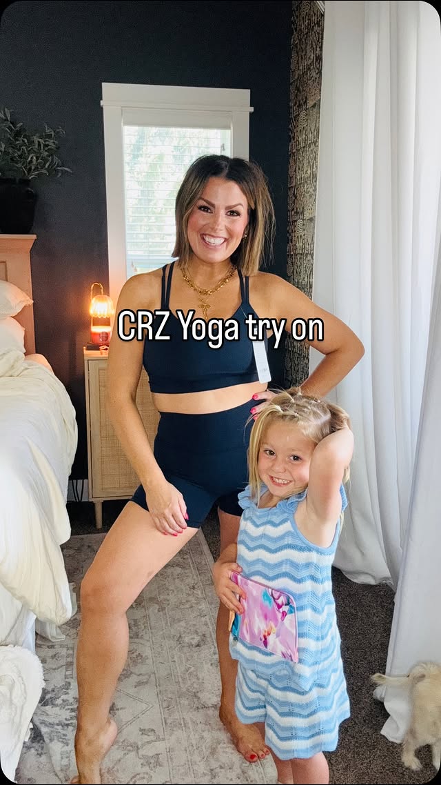 Instagram post by @jenicajo for CRZ YOGA. Caption reads: [...] #amazoninfluencer #founditonamazon #crzyoga....