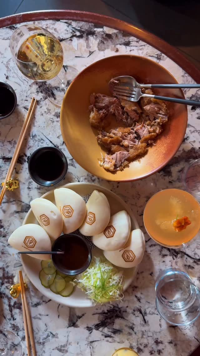 Instagram post by @purpurpurpur for Lucky Cat. Caption reads: [...] it with a delicious Asian lunch at....