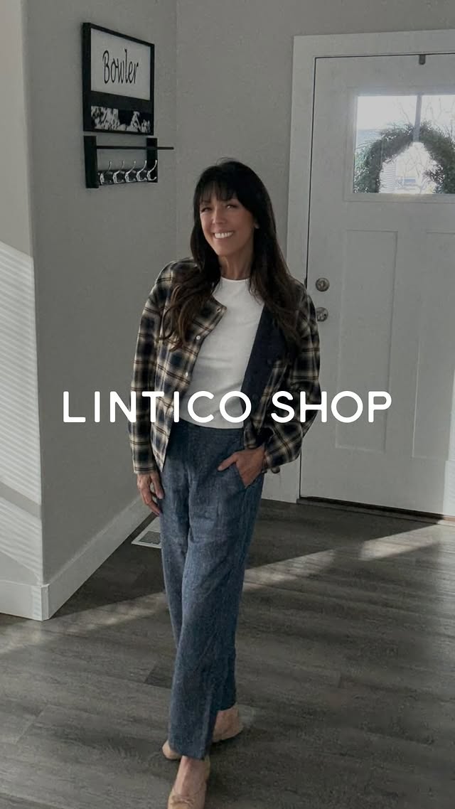 Instagram post by @stacy.bowler for Linticoshop. Caption reads: [...] 
capsule wardrobe - that’s @linticoshop....