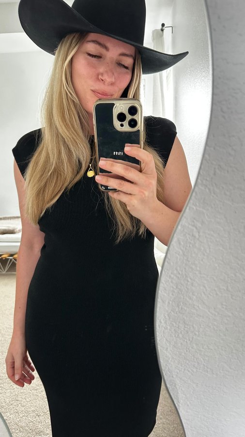 Instagram post by @daramaclean for GIGI PIP. Caption reads: [...] right now?!

Partnering with my friends....