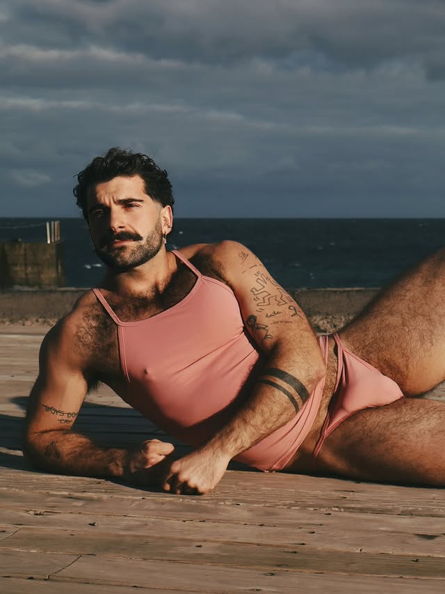 Instagram post by @oscar_rroman for Coyote Jocks. Caption reads: @coyotejocks dusty rose 🎀 📷 [...].