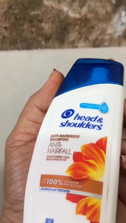 Instagram post by @pandusona__ for P&G. Caption reads: Head & Shoulders - Goodbye dandruff, hello....