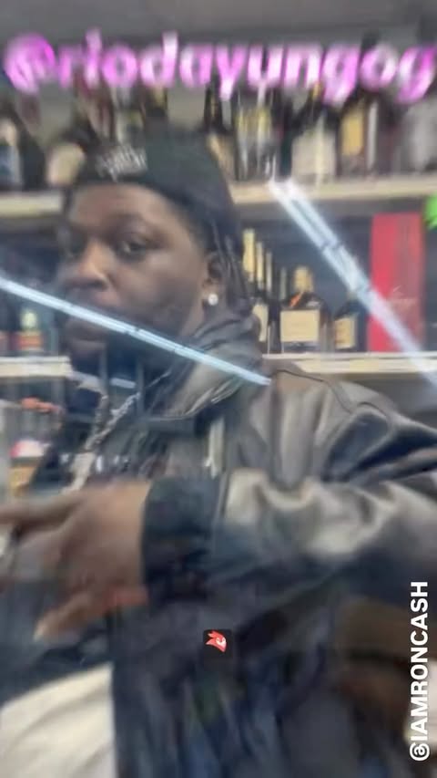 Instagram post by @iamroncash for Universal Musiek. Caption reads: I met @riodayung0g for the first time ON ACCIDENT....