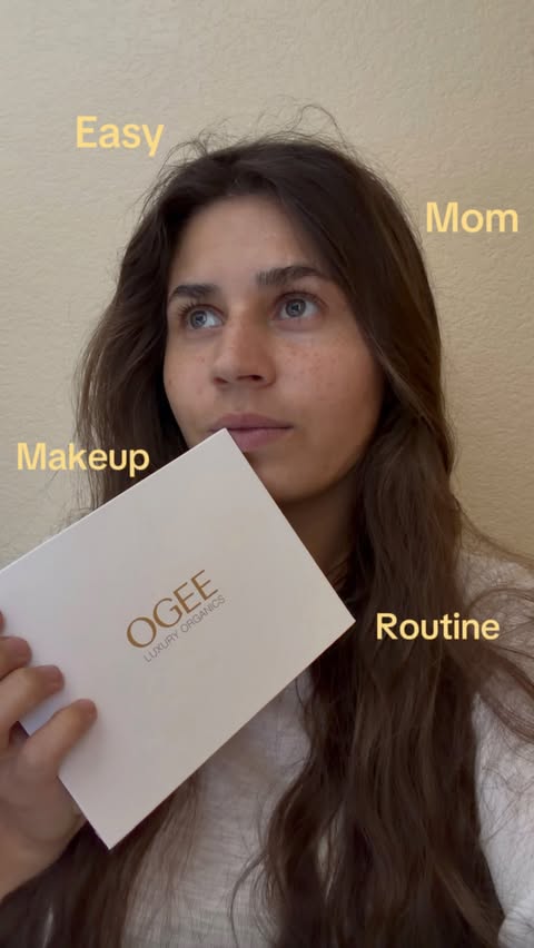 Instagram post by @miabellas_ for OGEE. Caption reads: [...] it helps my whole day🤎 #clean #organic....