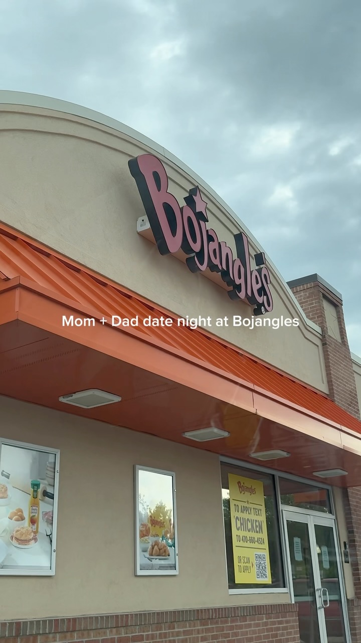 Instagram post by @annakategivens for Bojangles. Caption reads: @bojangles NEW chicken tenders for date night just....