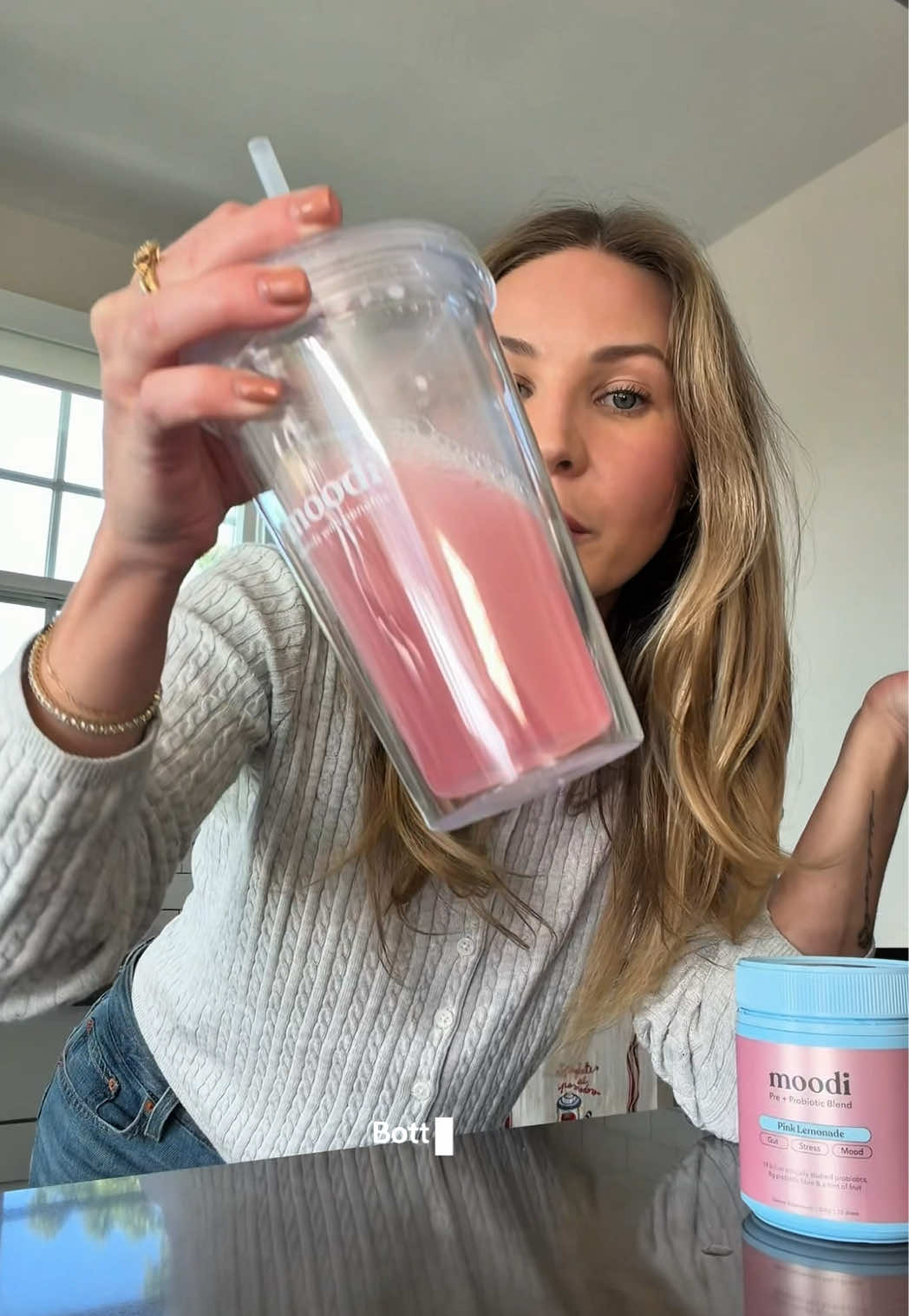 TikTok post by @caitlinwiig for Moodi Blends. Caption reads: My gut has been through it, but @Moodi Pre +....