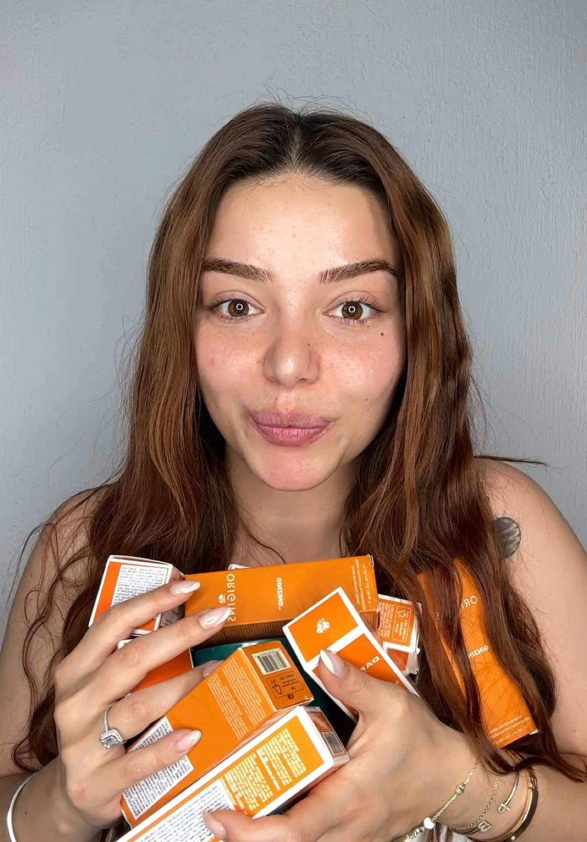 TikTok post by @pelinimsii for Aveda. Caption reads: Sizlere muthis bir hediye ile geldim🤩Severek....