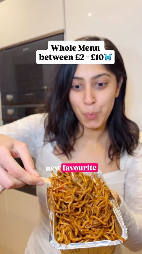 Instagram post by @london.insider.guide_jg for Deliveroo. Caption reads: [...] right now on Uber Eats and Deliveroo and....