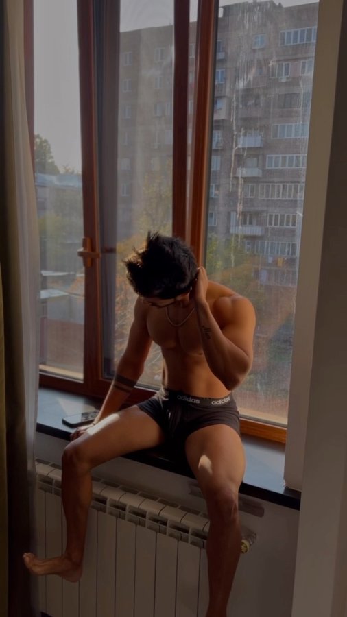 Instagram post by @_ripin22 for Myprotein ME. Caption reads: The only thing I like dry is my whey 🍼

Dry scoop....