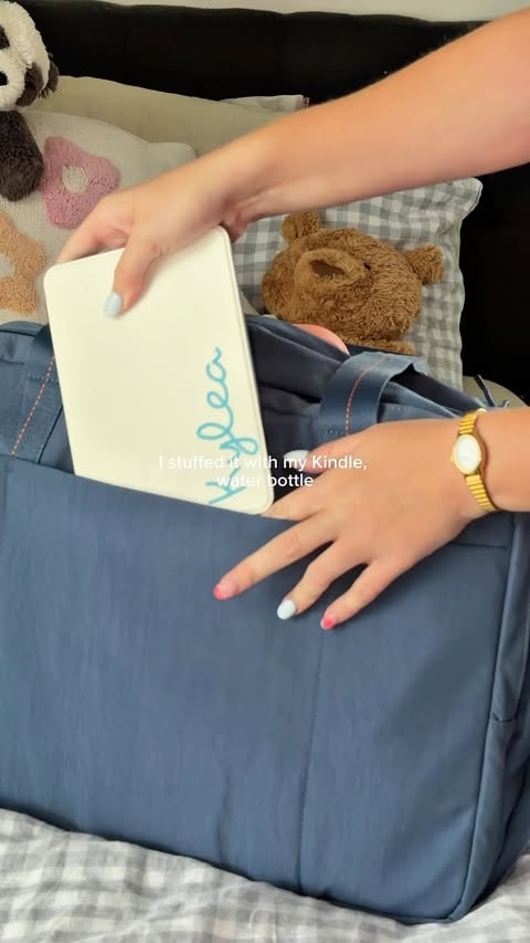 Instagram post by @kyleaapaige for Bagsmart. Caption reads: [...] the link in my bio for a discount 🤭....