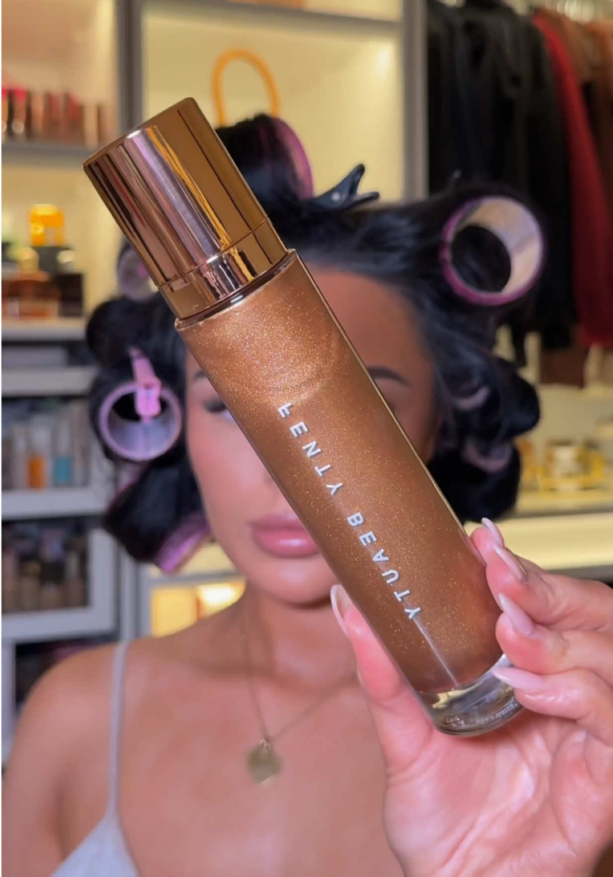 TikTok post by @emmamakeup_x for Fenty Beauty. Caption reads: [...] dryyy😭 #fyp #makeup @Iconic Bronze @Fenty....