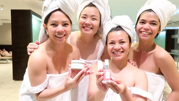 Instagram post by @team.blended for Teami Blends. Caption reads: [...] using this Green Tea Detox Mask from....