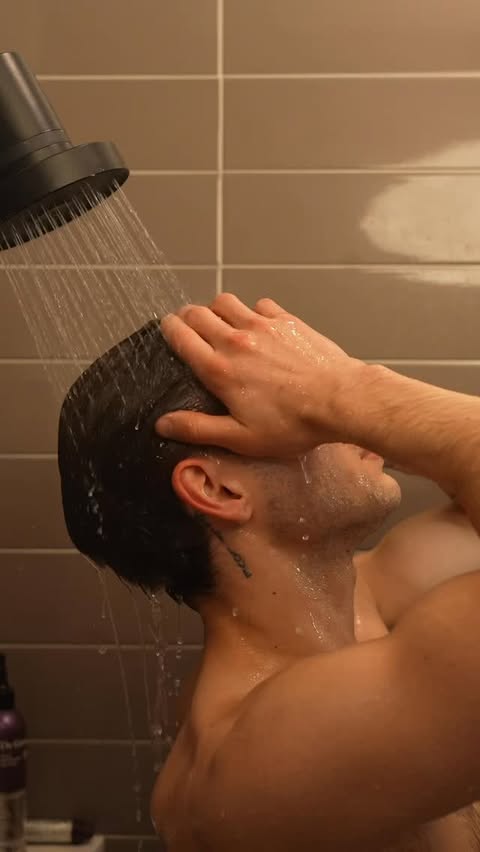 Instagram post by @jamison.lange for Sephora. Caption reads: [...] dry scalp now that @drgroothair is in....