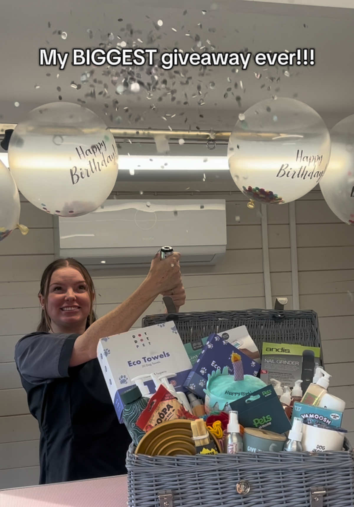 TikTok post by @ellas.dog.spa for DotDotPet. Caption reads: [...] @PEAK II PEAK NATURALS - @Buddycare -....