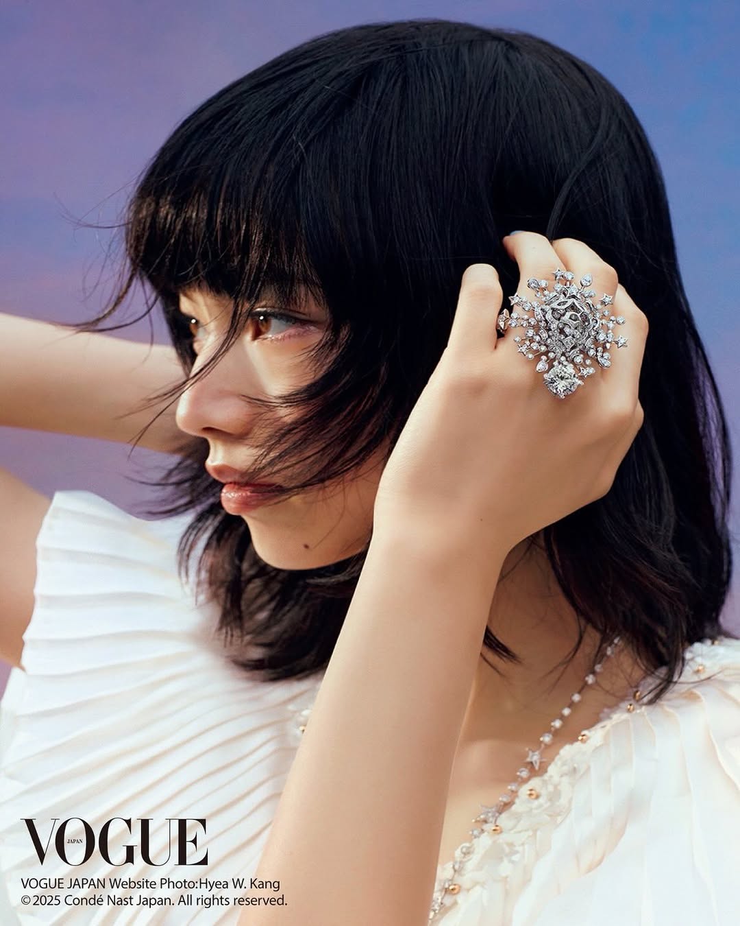 Instagram post by @konichan7 for Vogue. Caption reads: @voguejapan @chanelofficial 💎
#PR.
