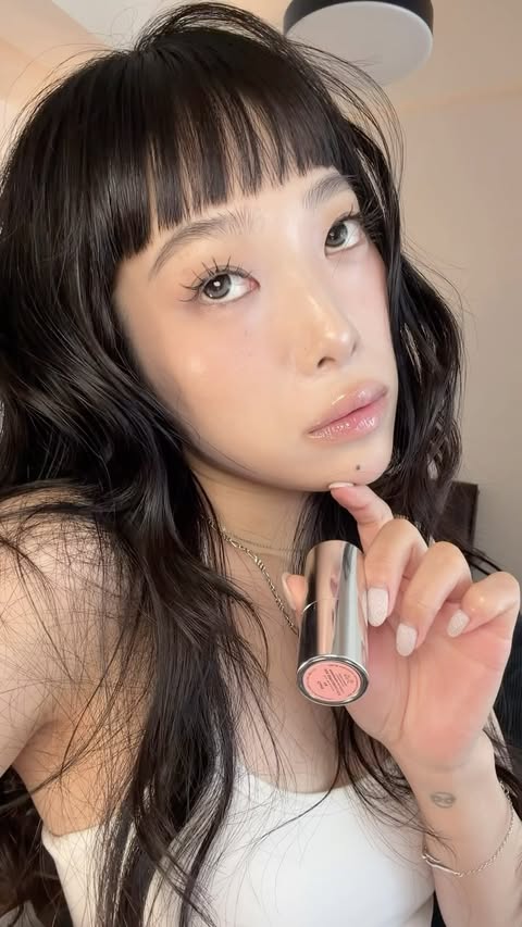 Instagram post by @nanap_nanuk for Risky Beauty. Caption reads: @riskybeauty_official NEW BLUR-RUSH STICK [...].