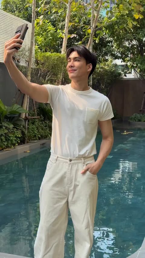 Instagram post by @pepperphanuroj for LAZADA.co.th. Caption reads: Don‘t think. Just Shop at

Lazada 12.12....