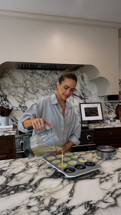 Instagram post by @aloprofile for Vitamix. Caption reads: [...] blend the eggs & cottage cheese with my....