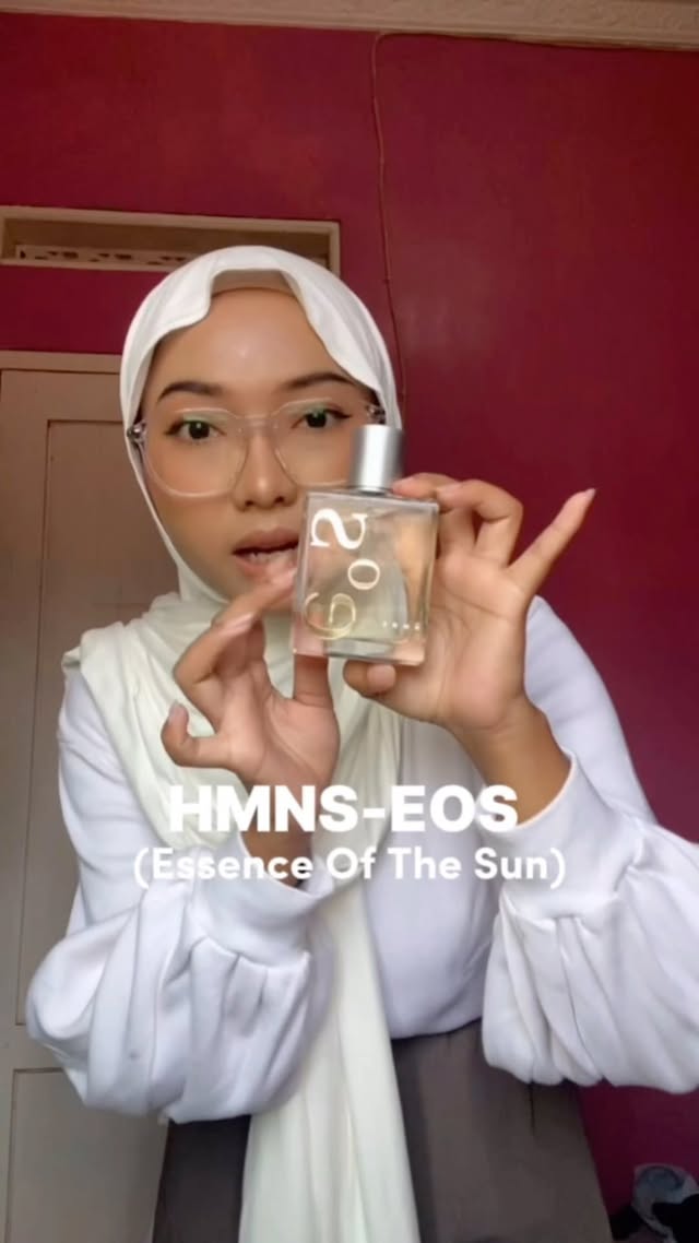 Instagram post by @suba.sriii for HMNS. Caption reads: [...] yang belakangan lagi aku pake terus dari....