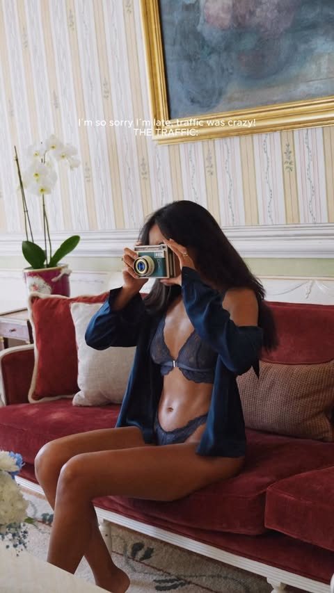 Instagram post by @brunacorbyoficial for Intimissimi. Caption reads: [...] sexy, yet elegant! All in one! @intimissimi....