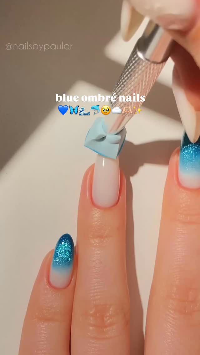 Instagram post by @nailsbypaular for BeetlesGelPolish. Caption reads: [...] attention! <3
— using:
• @beetlesgelpolish....