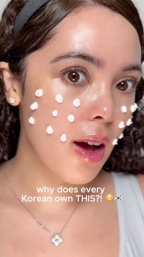 Instagram post by @illaalvarez for Amazon Beauty. Caption reads: [...] #Ceramideatomilkytoner #amazonbeauty....