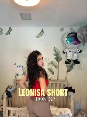 TikTok post by @_vanessalyon for Leonisa. Caption reads: [...] & lifting in all the right places 🍑✨....