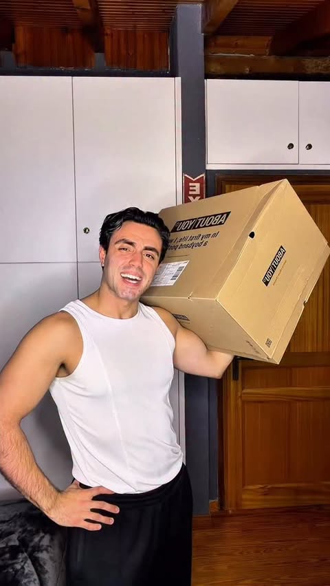 Instagram post by @savvas_karagiannis for ABOUT YOU. Caption reads: #ad Haul mode: ON 🔥
@aboutyou_gr | 1.500+ brands,....