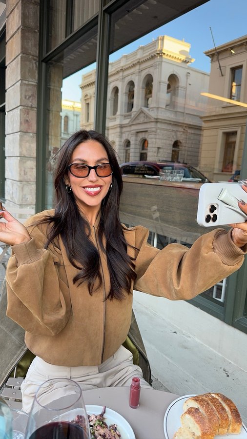 Instagram post by @saramessy for Nude by Nature. Caption reads: these @nudebynature tinted lip oils are a dream.....