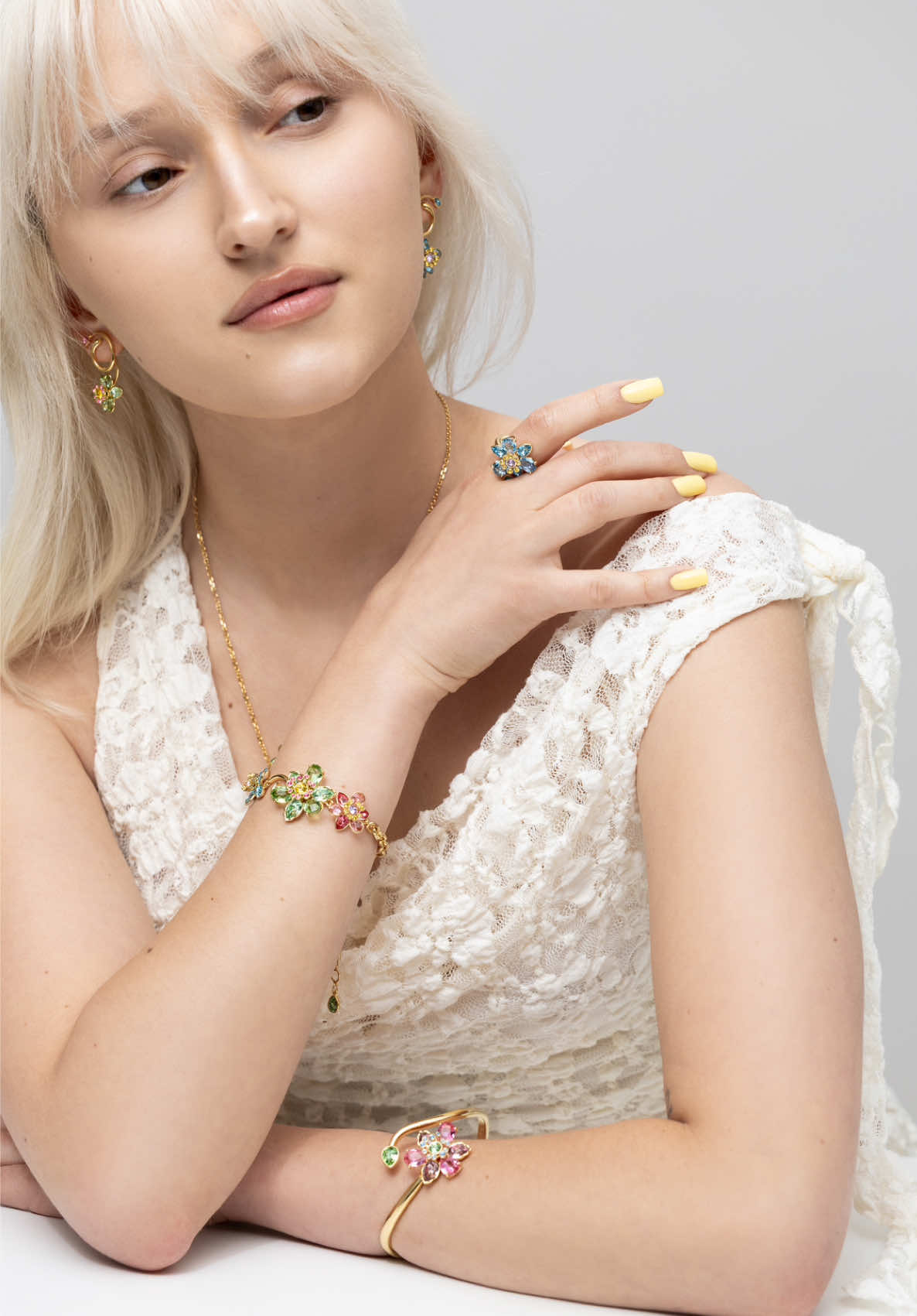 TikTok post by @tojahania for SWAROVSKI. Caption reads: Add some shimmer ✨  Nowa kolekcja @Swarovski jak....
