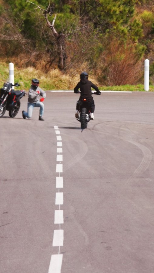 Instagram post by @mr.rallybike for Rabaconda. Caption reads: [...] #tutorialking #ktmofficial #mitasmoto....