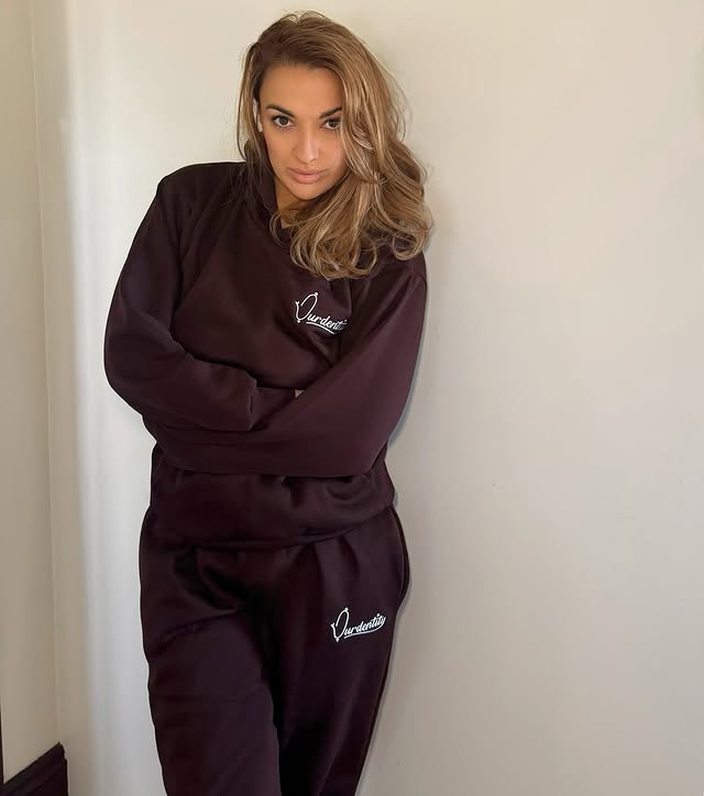 Instagram post by @misschanteller for Sintillate Talent. Caption reads: [...] #Athleisure #Ad #sintillatetalent .