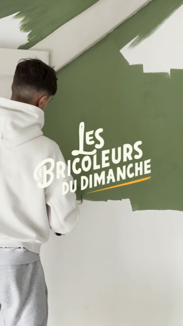 Instagram post by @loic_jacquotoff for Cheerz. Caption reads: AVANT / APRÈS DE NOTRE CHAMBRE ✨

C’est enfin le....