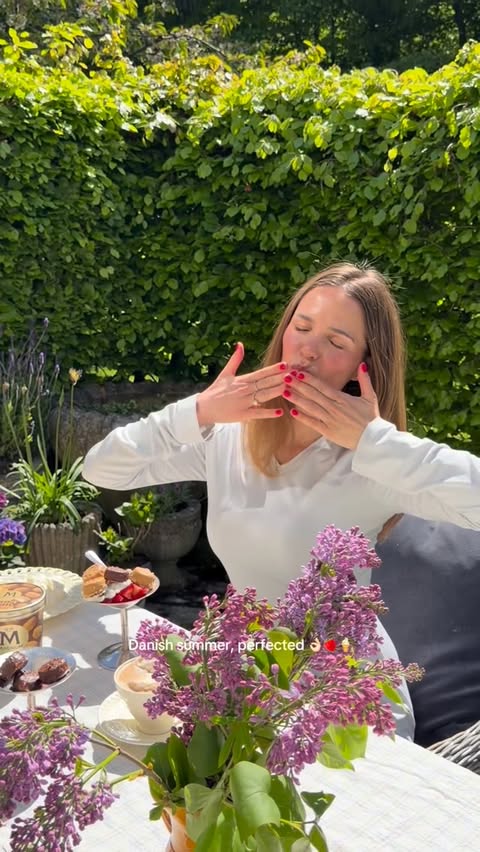 Instagram post by @marieheyman for Magnum Ice Cream. Caption reads: Annonce / Serving @magnum Bon Bons for dessert all....
