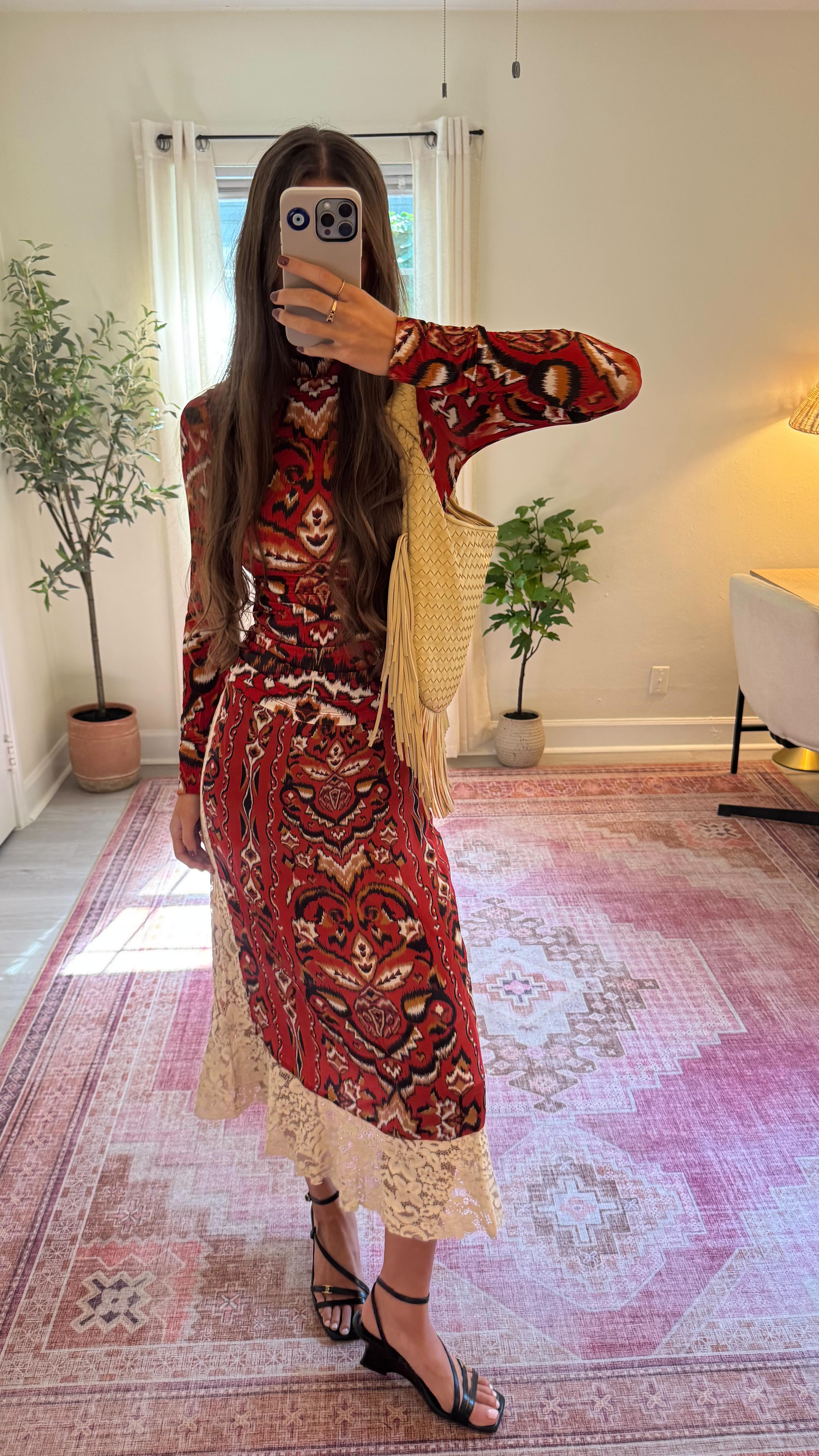 Instagram post by @mimimythen for FARM Rio. Caption reads: styling the dress of my dreams @farmrio #grwm.