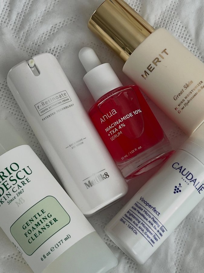 Instagram post by @natalieloder for Medik8. Caption reads: [...] gentle foam cleanser 
@officialmedik8 - r-....