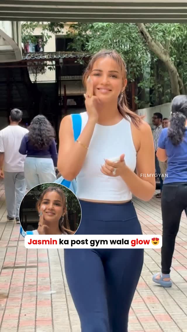 Instagram post by @theclosetdiariess for Vaseline. Caption reads: Cloud jaisa soft skin ka secret Jasmine ke pass....
