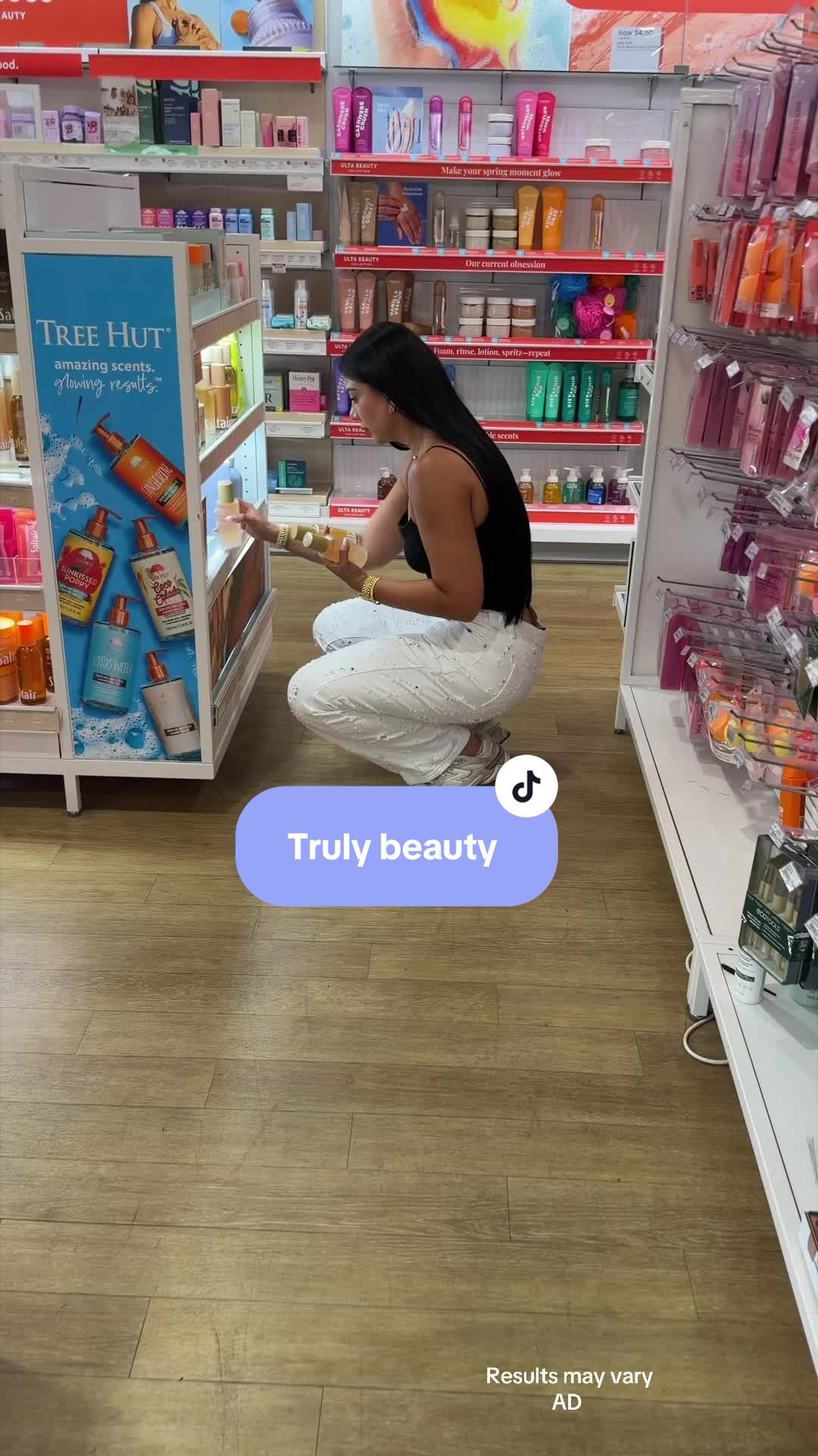 TikTok post by @paolamedellin_s for Truly Beauty. Caption reads: Axilas luminosas y sin manchitas ✨@Truly Beauty....