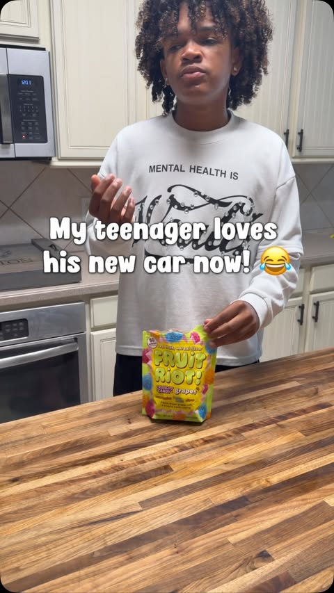 Instagram post by @thewashfam for Fruit Riot. Caption reads: [...] y’all know Leelyn loves a good snack....