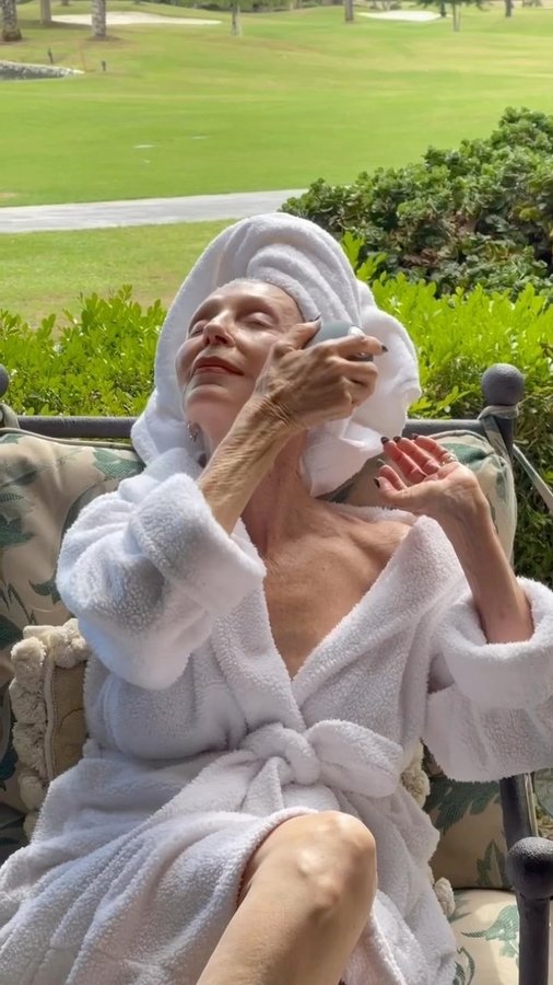 Instagram post by @colleen_heidemann for Droplette. Caption reads: @dropletteinc has truly become a most delightful....