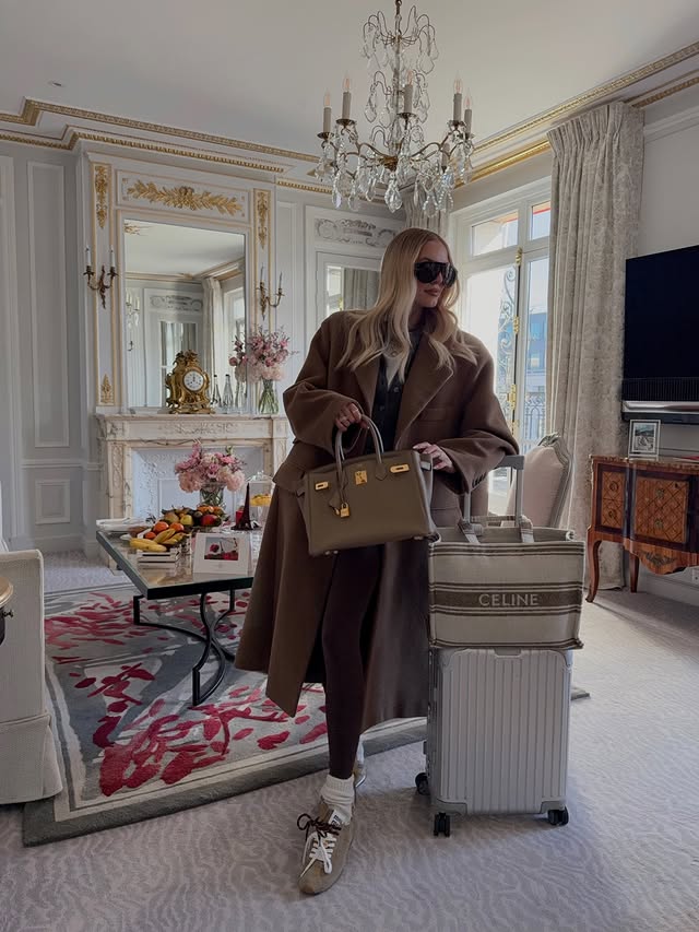 Instagram post by an influencer for Dorchester Collection. Caption reads: [...] Week ✨ Anzeige/Tag @dorchestercollection....