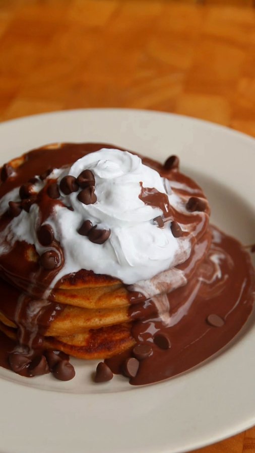 Instagram post by @bertiesbite for Myota. Caption reads: High Fibre Chocolate Wholefood Pancakes (368kcal /....