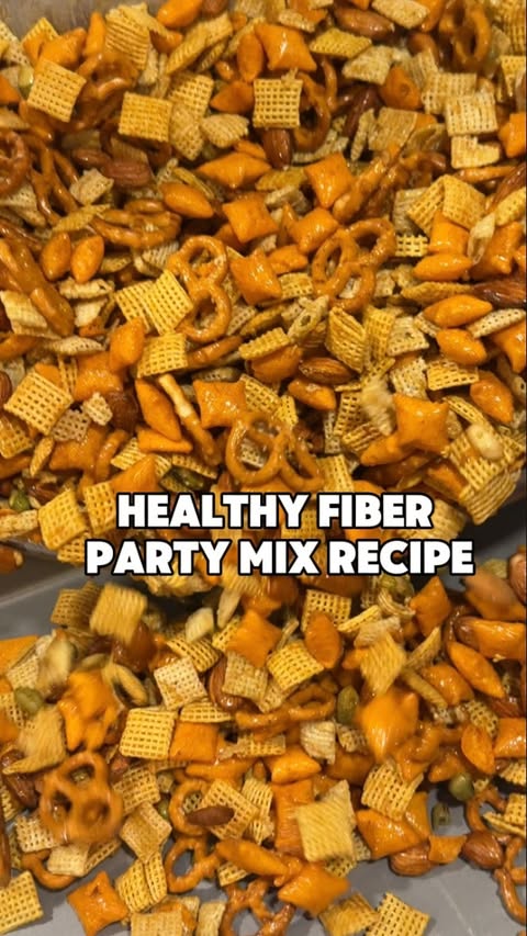 Instagram post by @dietitian.gabrielle for Simple Mills. Caption reads: Full recipe in caption below! 
Try @simplemills....