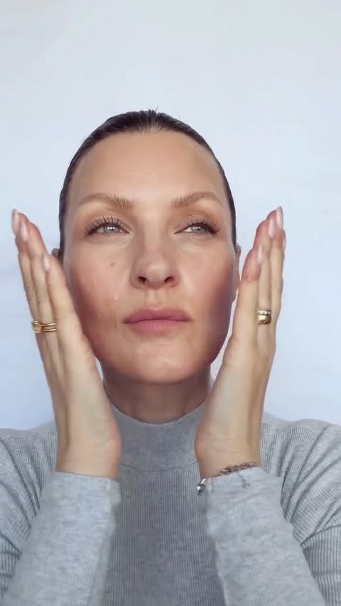 Instagram post by @samchapman for Yepoda. Caption reads: AD|
Use @yepoda Skinject Vegan PDRN for smoothness....