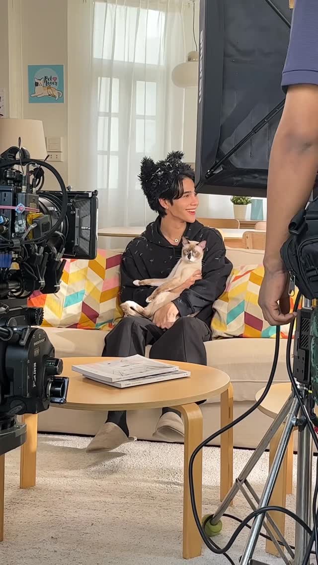 Instagram post by @khaikaowlookmae for PRAMY CAT. Caption reads: [...] @ewhankayapeak @pramycat @jeffsatur.