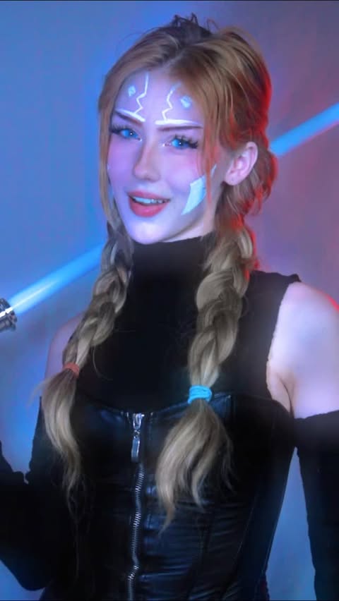 Instagram post by @valiantf0x for ArtSabers. Caption reads: [...] Using the Obi Wan replica from @artsabers 🥹....